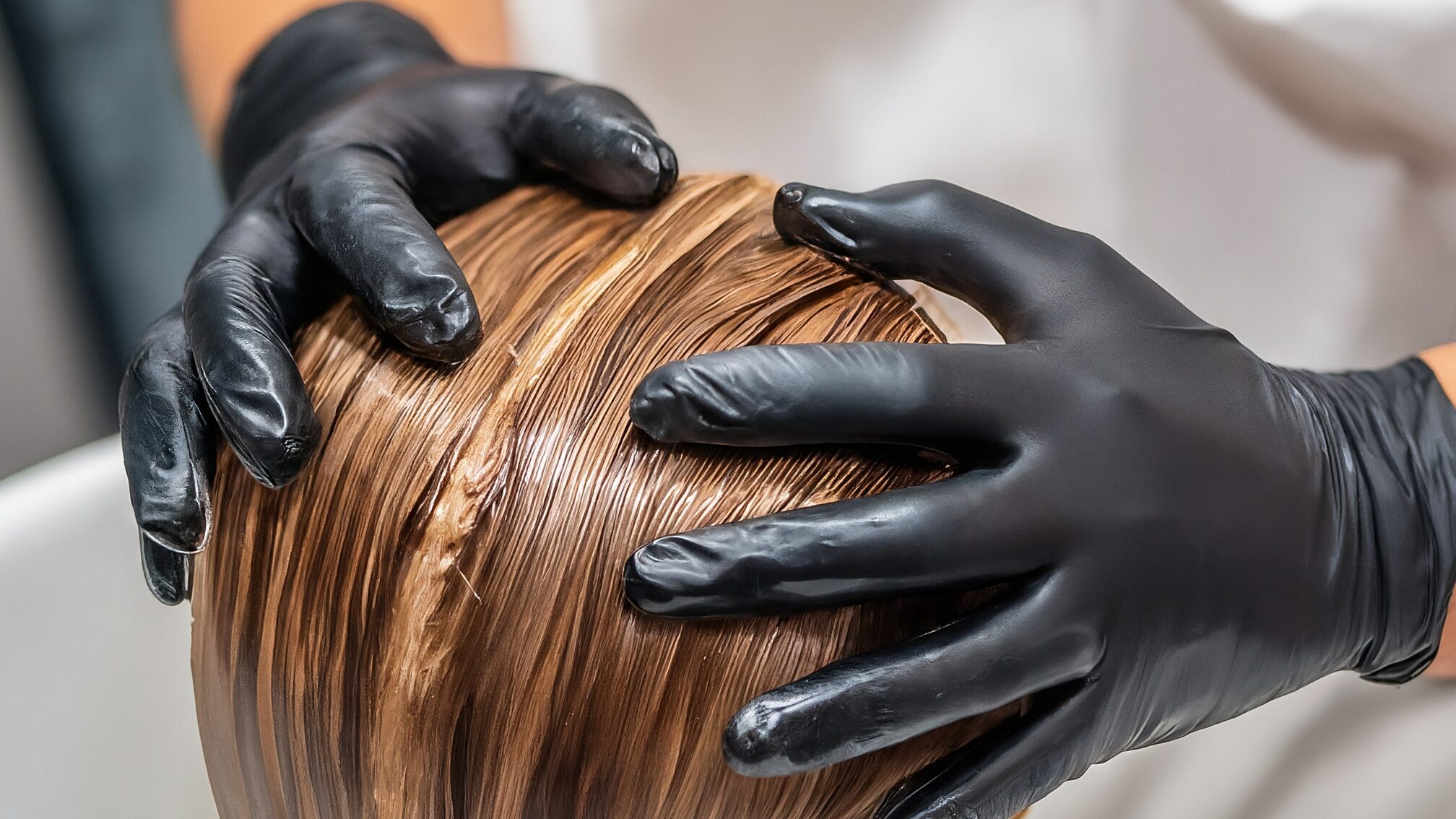 バックシャンプーでの正しい指の入れ方