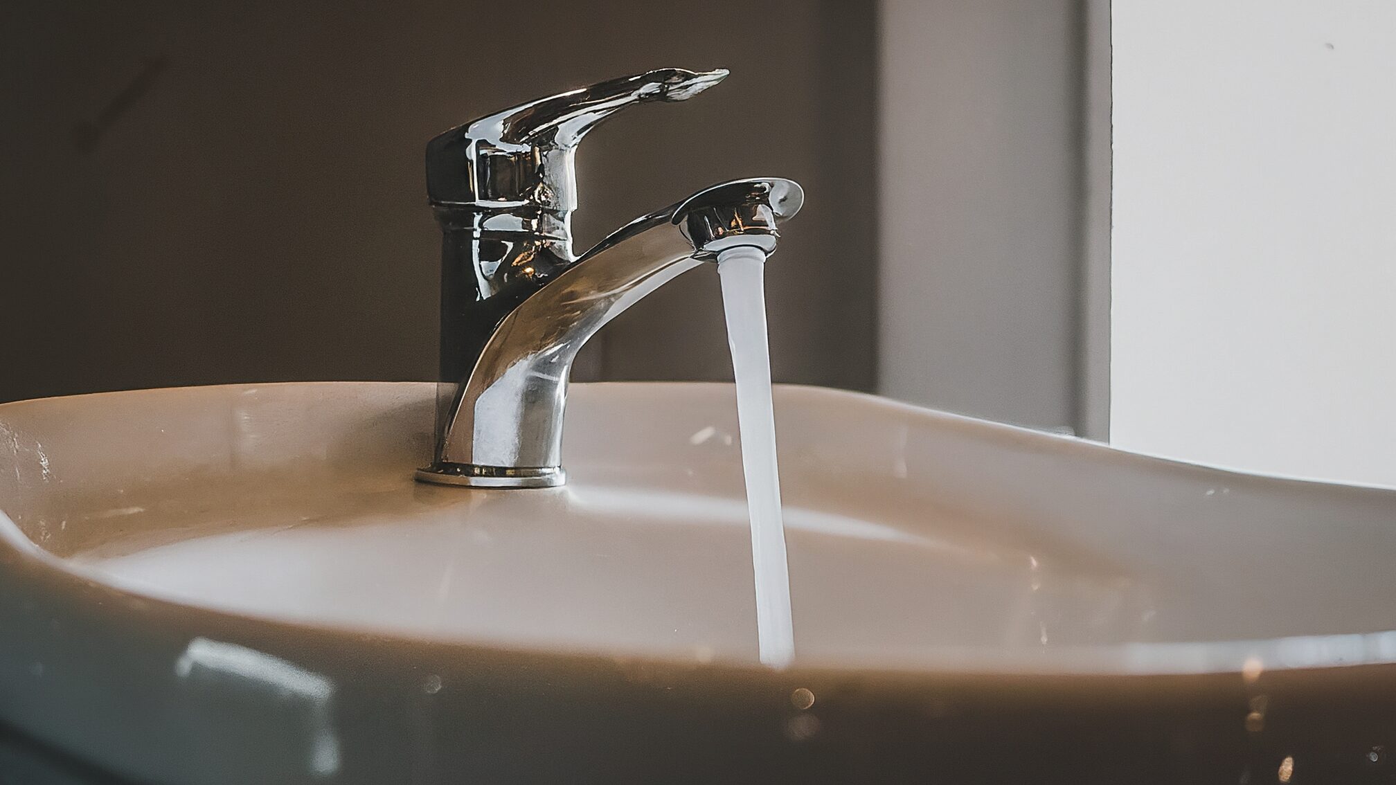 襟足の洗い残しを防ぐ！サロンのシャンプー改善策